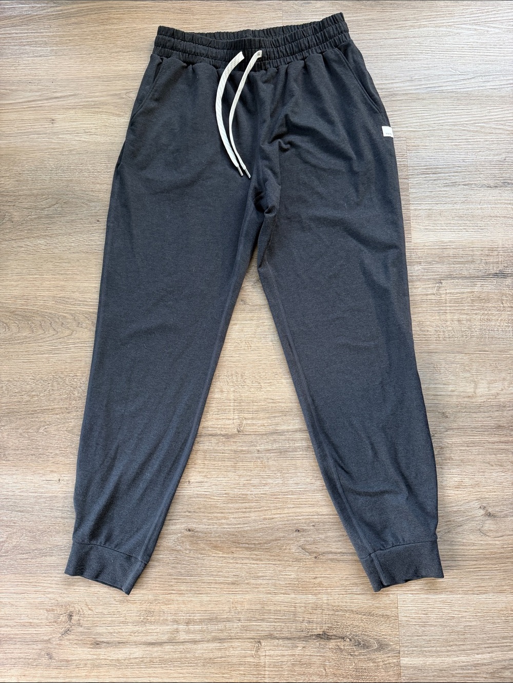 Woman’s Vuori Charcoal Gray Jogger Pants with Drawstring